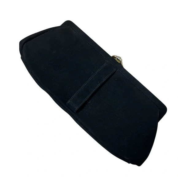 Vintage Black Velvet Clutch with gold sea shell clasp - Picture 2 of 6